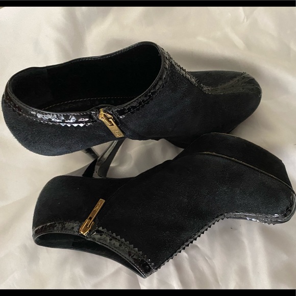 Yves Saint Laurent - Picture 3 of 10